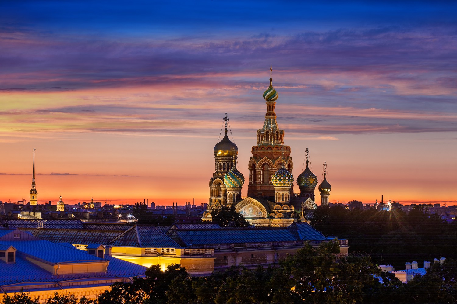 Белая ночь с видом на Петербург: роскошное летнее предложение от Гранд Отеля Европа